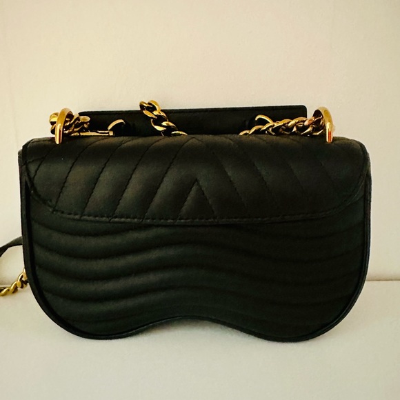 New Wave Chain Bag - Picture 3 of 10